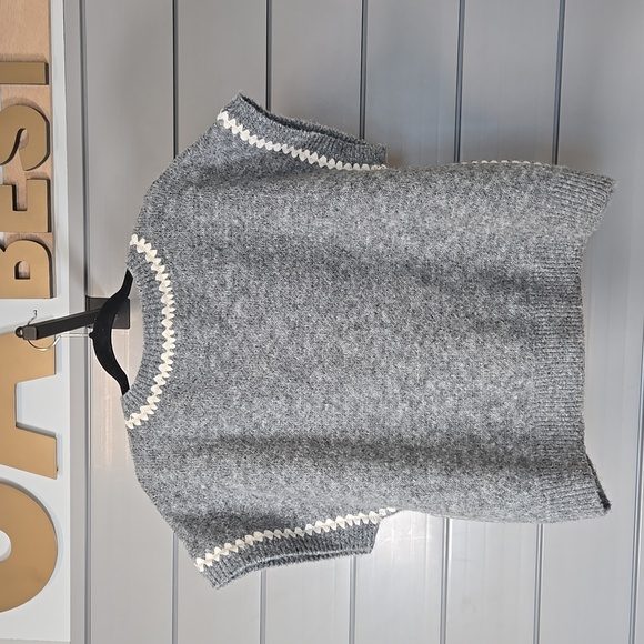 Carly Jean Los Angeles Gray V-Neck Sweater Vest - Picture 6 of 15